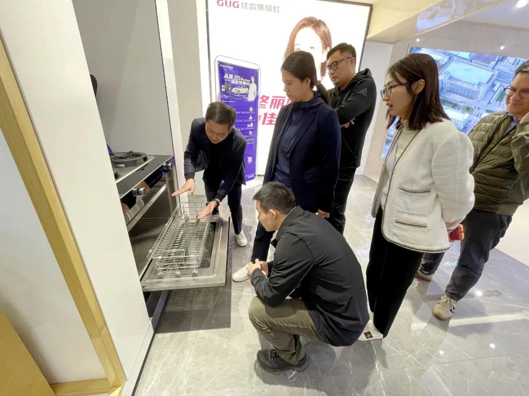 绍兴市留学生联谊会一行莅临佳歌集成灶参观指导! 绍兴市留学生联谊会一行莅临佳歌集成灶参观指导!