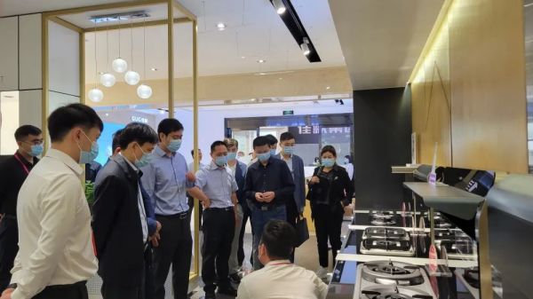 绍兴市人大常委会党组副书记邵全卯一行莅临佳歌参观考察! 绍兴市人大常委会党组副书记邵全卯一行莅临佳歌参观考察!