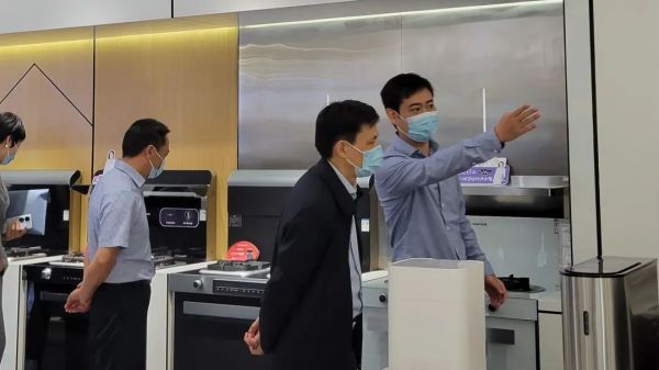 绍兴市人大常委会党组副书记邵全卯一行莅临佳歌参观考察! 绍兴市人大常委会党组副书记邵全卯一行莅临佳歌参观考察!