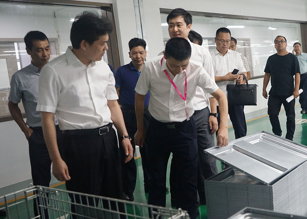 【头条】嵊州市市长严钢莅临佳歌集成灶视察和指导