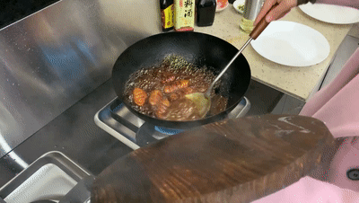 【佳歌厨房】全家都爱吃的可乐鸡翅，你学会了吗？