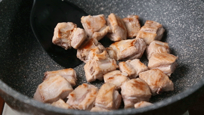 【佳歌厨房】过年必备菜之排骨年糕