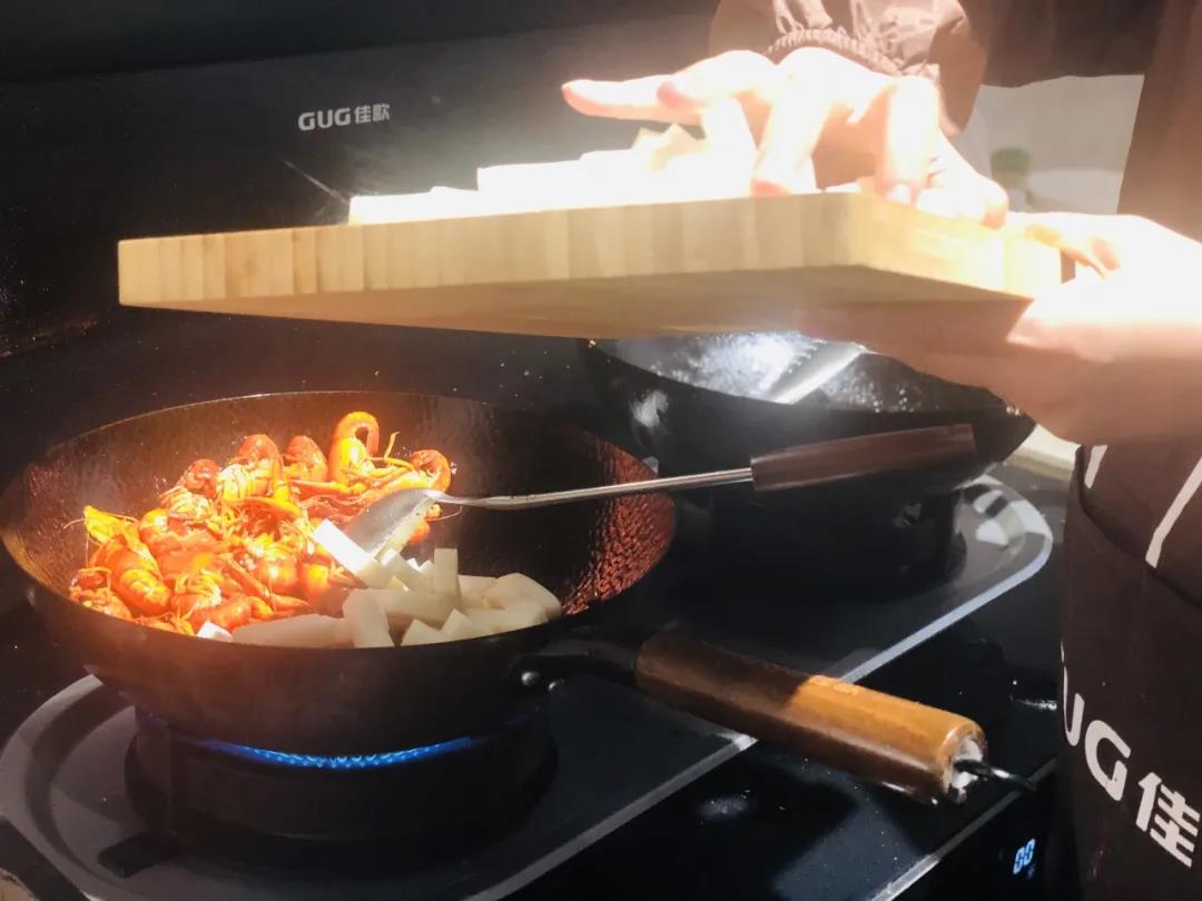 有佳歌，畅快看球美食不断！