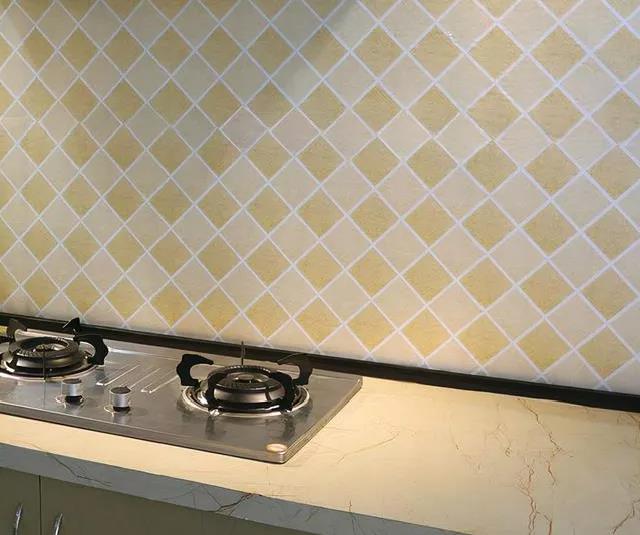 灶台墙壁太脏？佳歌实力改变“烟熏妆”！