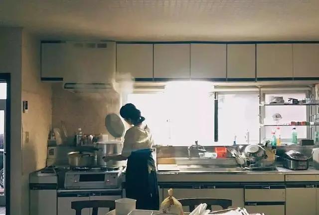 厨房杂乱难忍？做好收纳才能畅享烹饪！