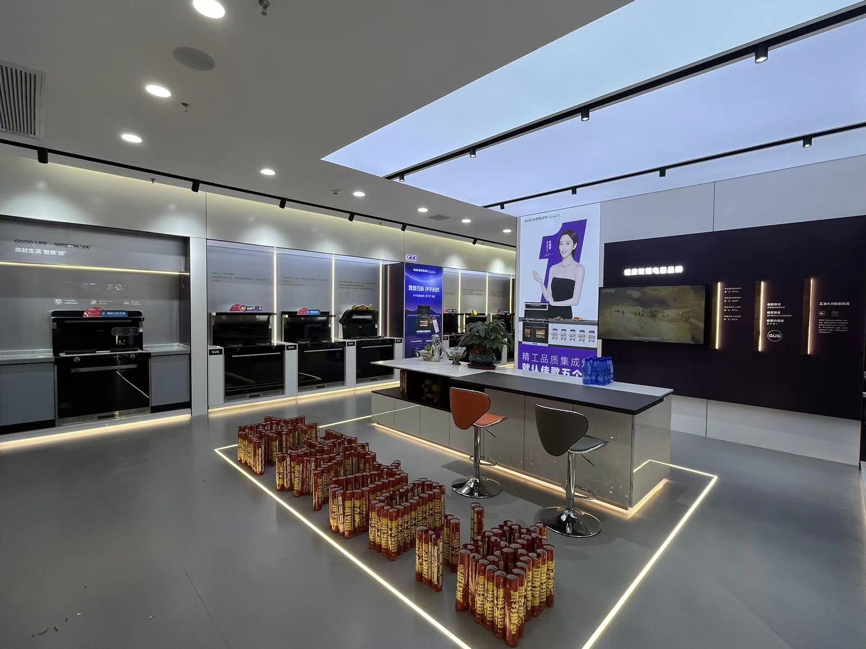 佳歌集团总裁袁海滨一行走访一线终端市场考察！